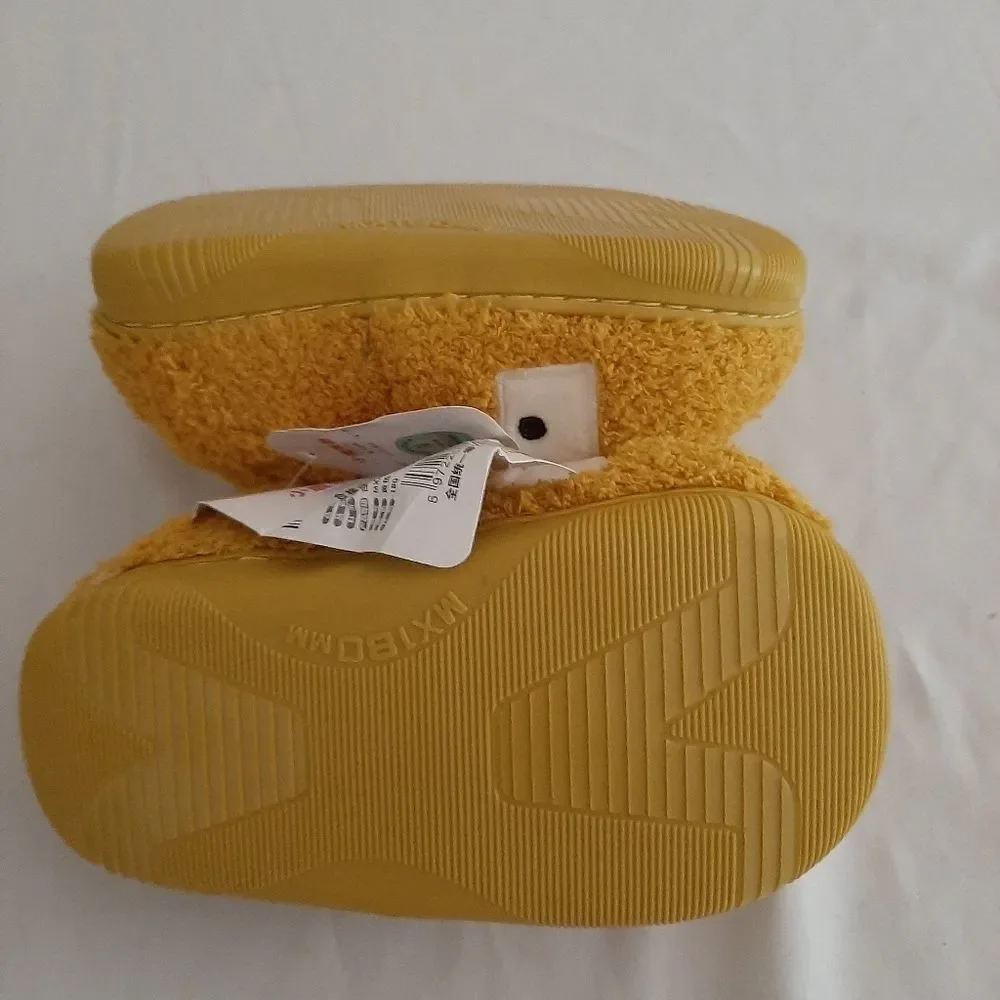NWT Little Kids Medium 8-10 Animal Slippers